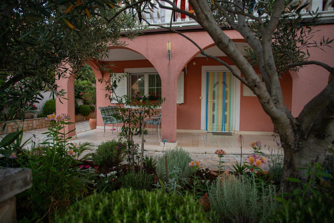 Apartments Ljubo Stari Grad  Exterior photo